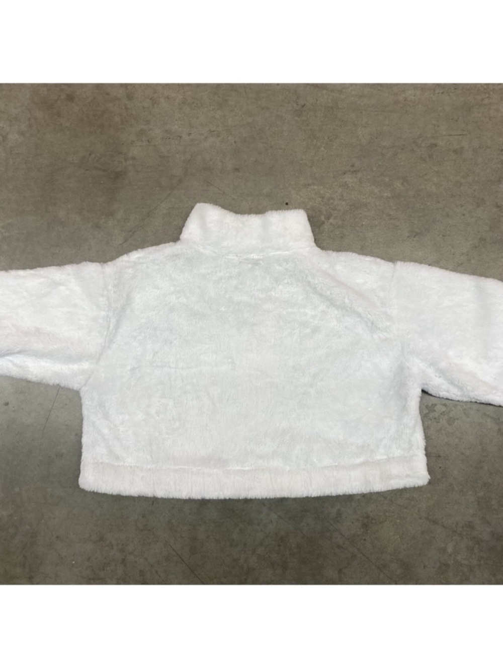 Prada white faux fur jacket - Picture 5 of 16